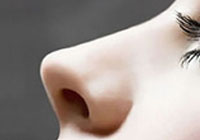 隆鼻术